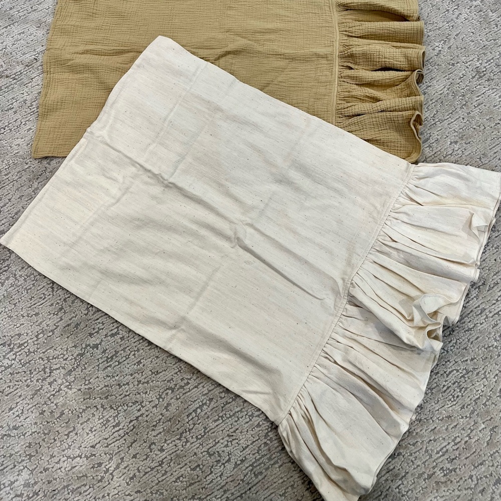 Soor ploom ruffle pillowcase